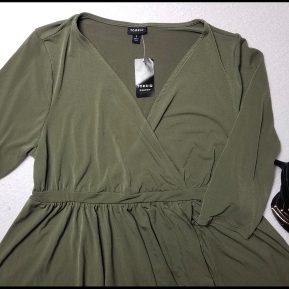 Mid length dress. Great for fall! (NWT) - Picture 2 of 4